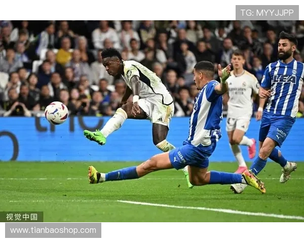 巴尔韦德：与维尼修斯并肩作战是荣幸